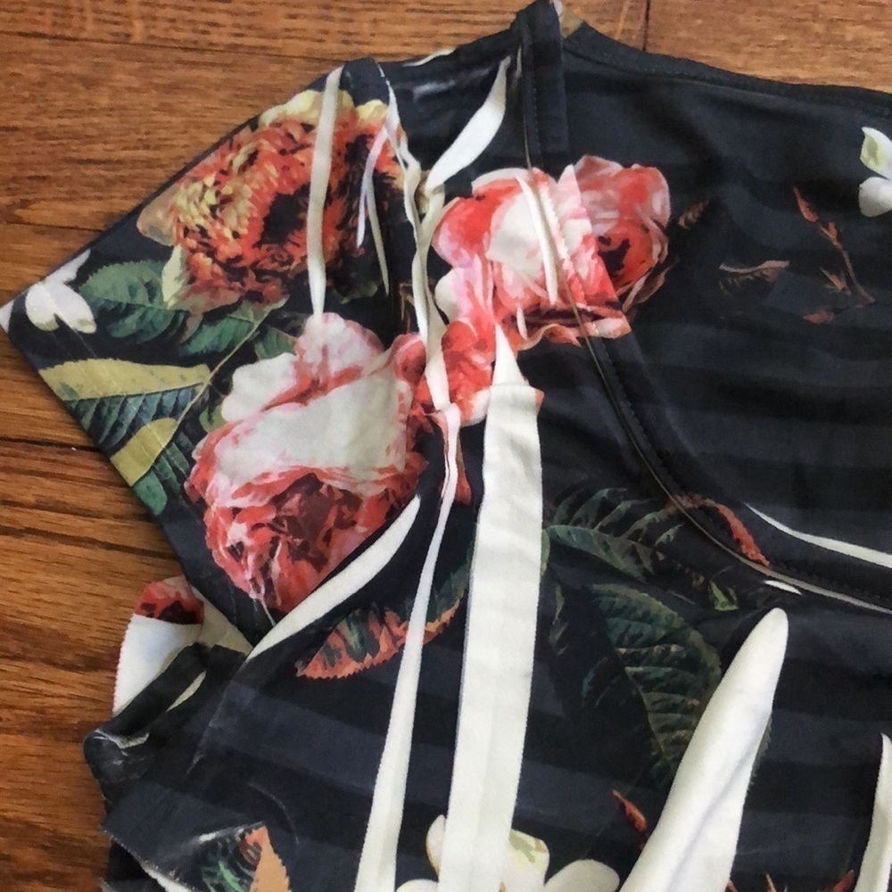 Women’s Ruffle Top - Picture 12 of 13